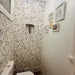 Le Quatorze Nyaraló *
